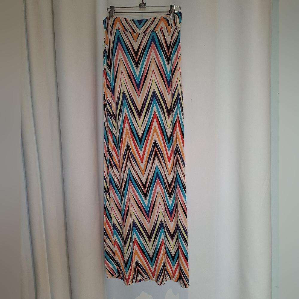 Neiman Marcus Pink and Blue Chevron Pattern Maxi Skirt Resort Wear Size S